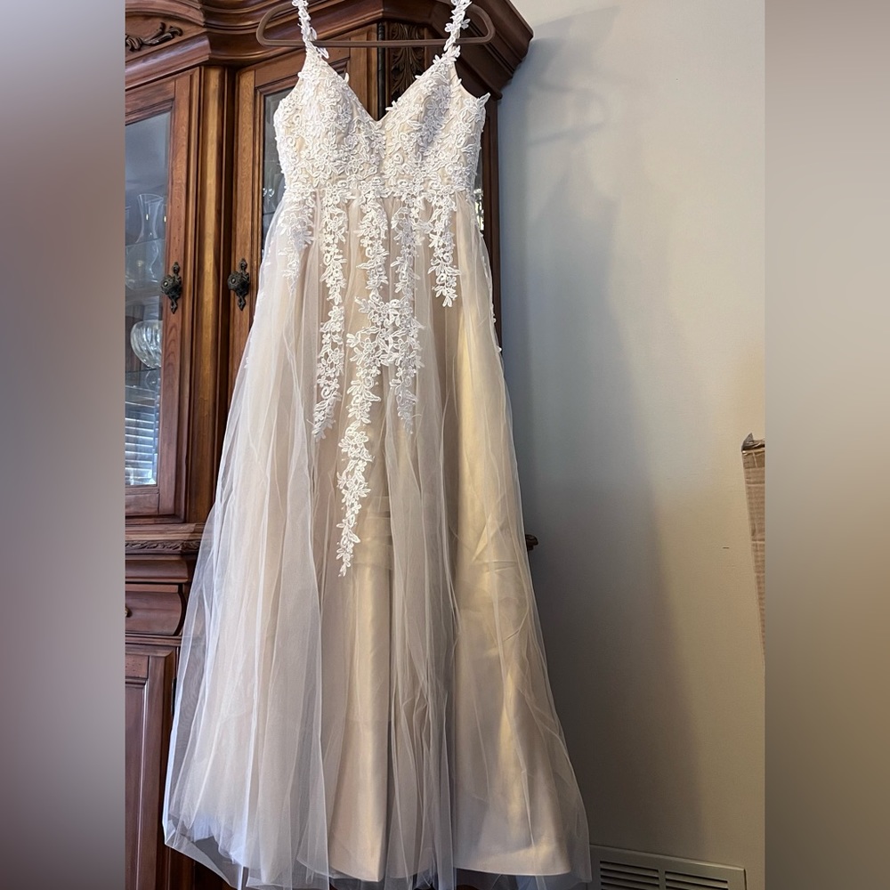 A Line Lace & Tulle Wedding Dress